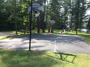 Dundee Park basketball court - basketballs are available for loan from the park office.