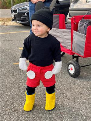 Ages 0-3 Winner: Asher as Mickey Mouse
