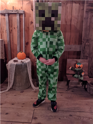 Isaak as a Minecraft Creeper
