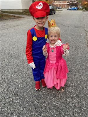 Ages 0-4 Winner: Cameron and Hailey as Mario and Peach